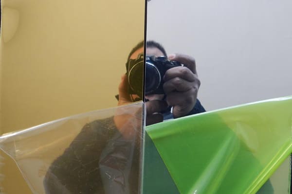 Feuille d’aluminium miroir avec film